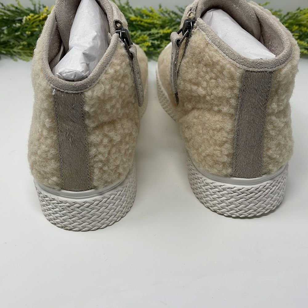 Dolce Vita Women's Veola Plush High Top Sneakers - Picture 4 of 15